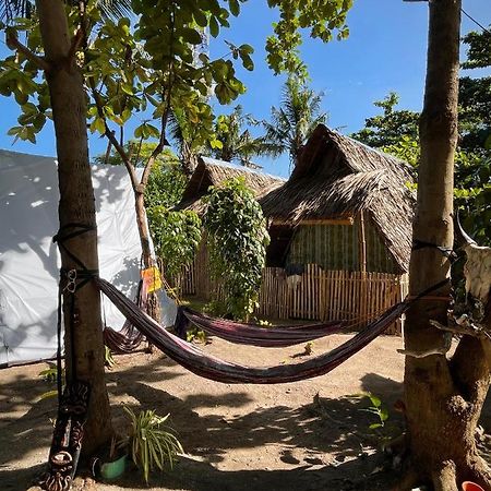 Tribal Huts Community Vandrarhem Daanbantayan Exteriör bild