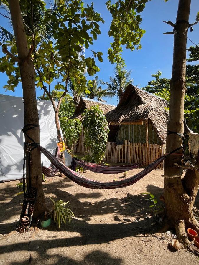 Tribal Huts Community Vandrarhem Daanbantayan Exteriör bild