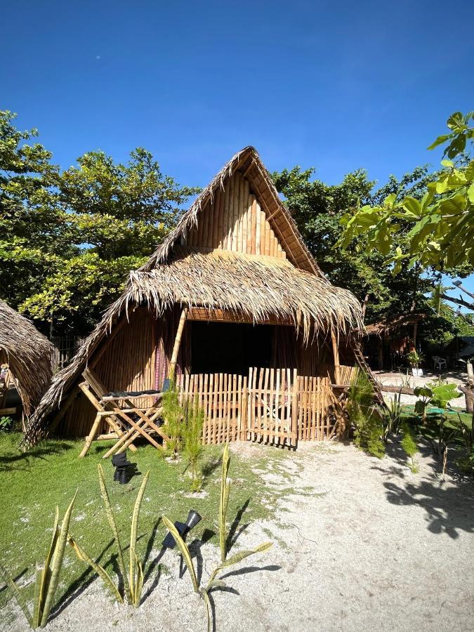 Tribal Huts Community Vandrarhem Daanbantayan Exteriör bild