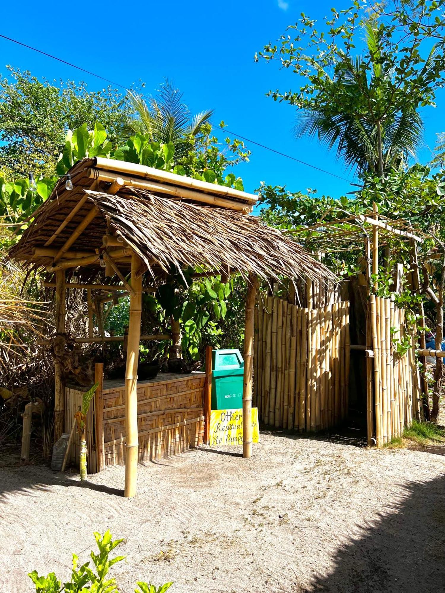 Tribal Huts Community Vandrarhem Daanbantayan Exteriör bild