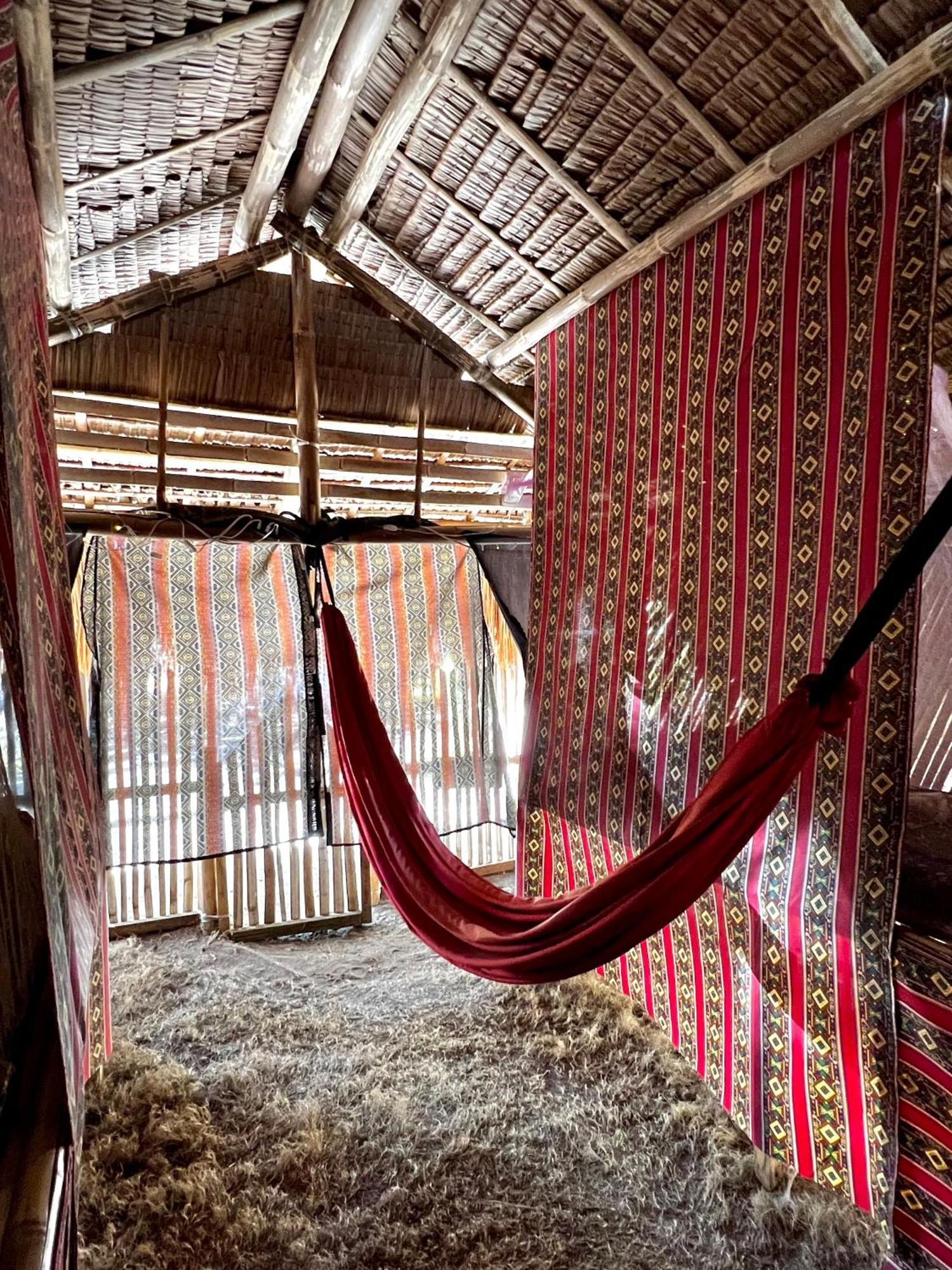 Tribal Huts Community Vandrarhem Daanbantayan Exteriör bild