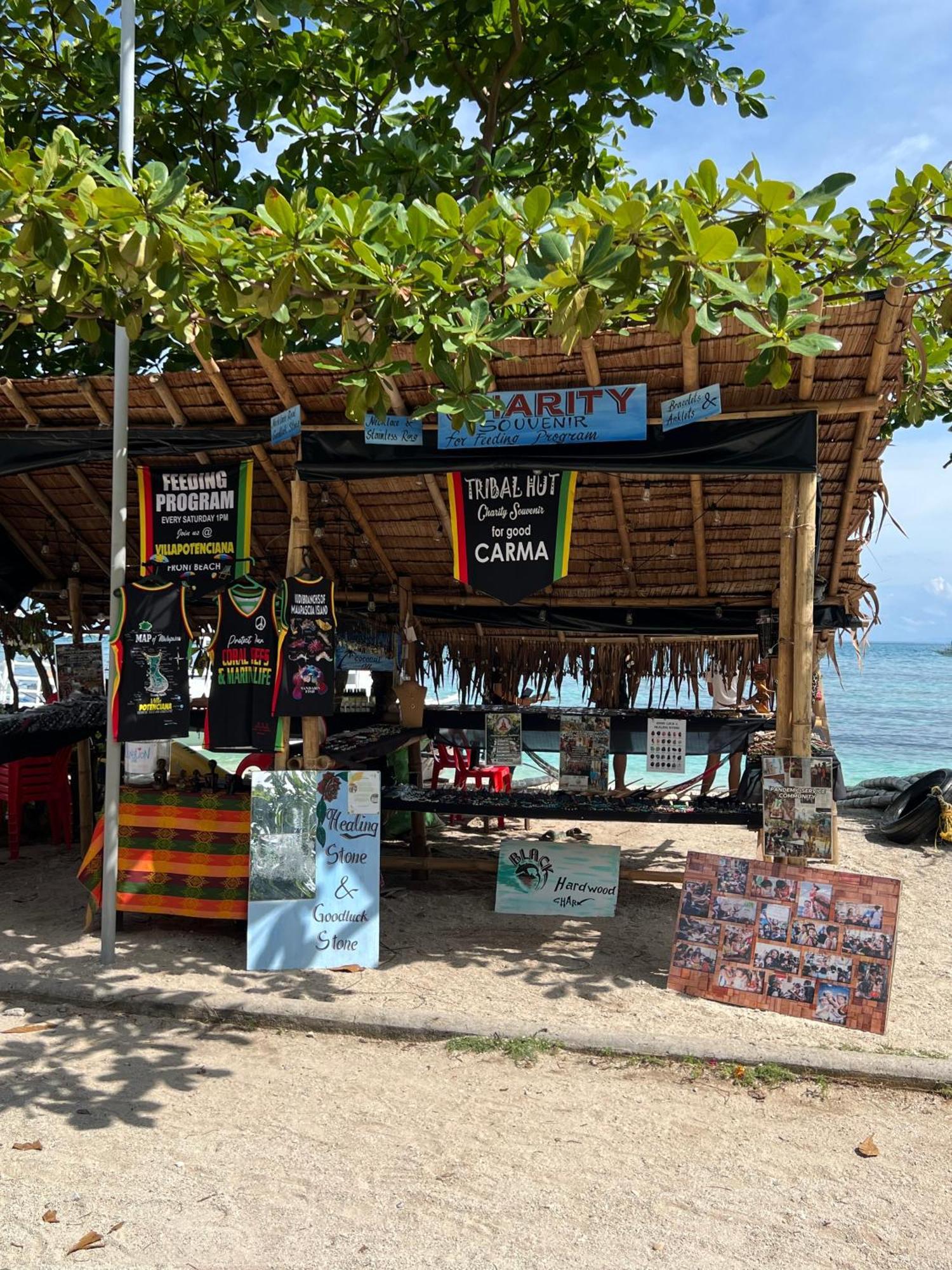Tribal Huts Community Vandrarhem Daanbantayan Exteriör bild